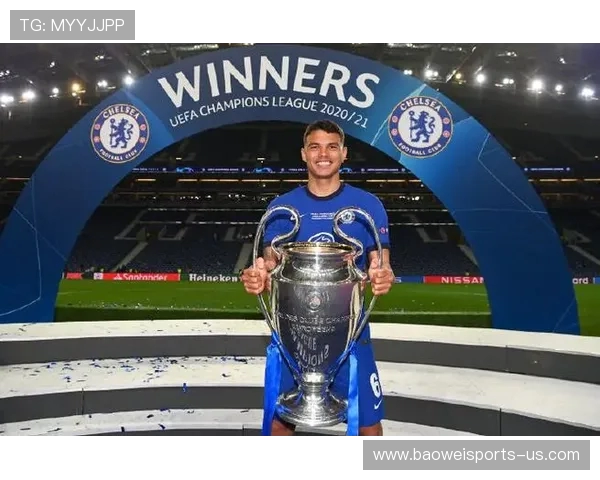 欧冠赛场上的防守艺术：顶级球队如何构建无懈可击的防线